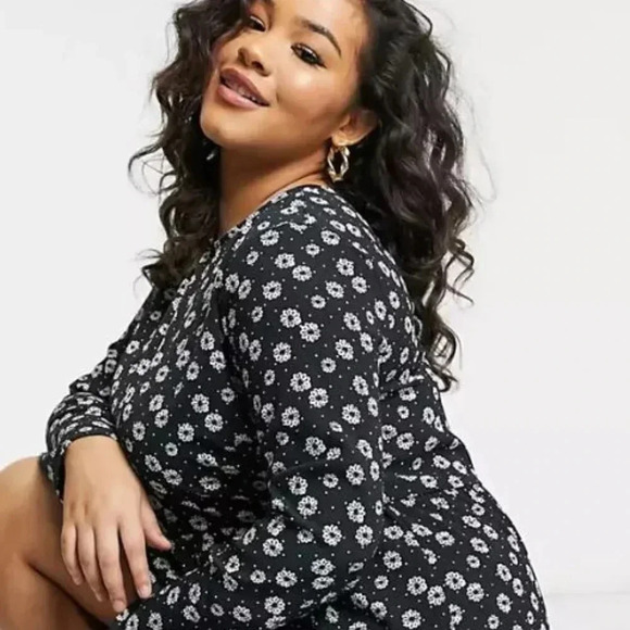 ASOS | Curve Long Sleeve Tiered Smock Midi Dress in Black &  White Floral Print - Picture 2 of 15